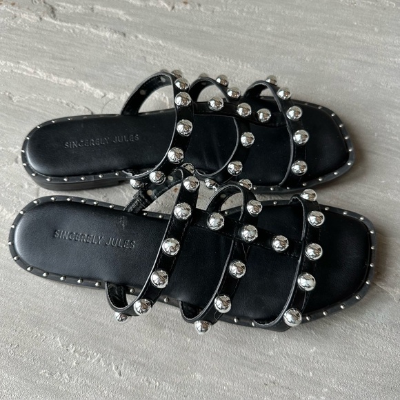 Sincerely Jules Black & Silver Slide
Sandals "Ventura" size‎ 7.5 - Picture 3 of 7